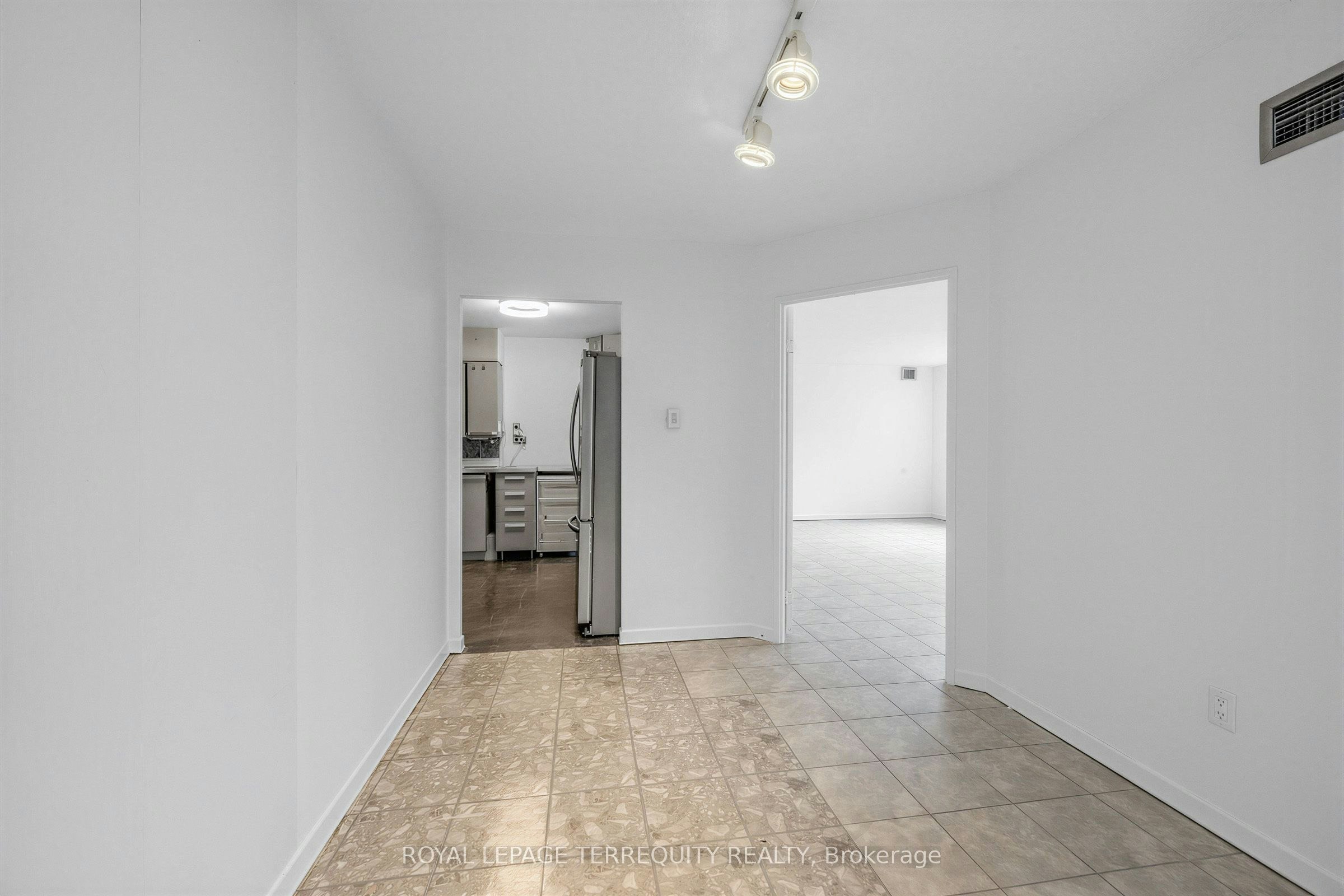 210-25 Maitland Street, Toronto, ON, M4Y 2W1 - 16