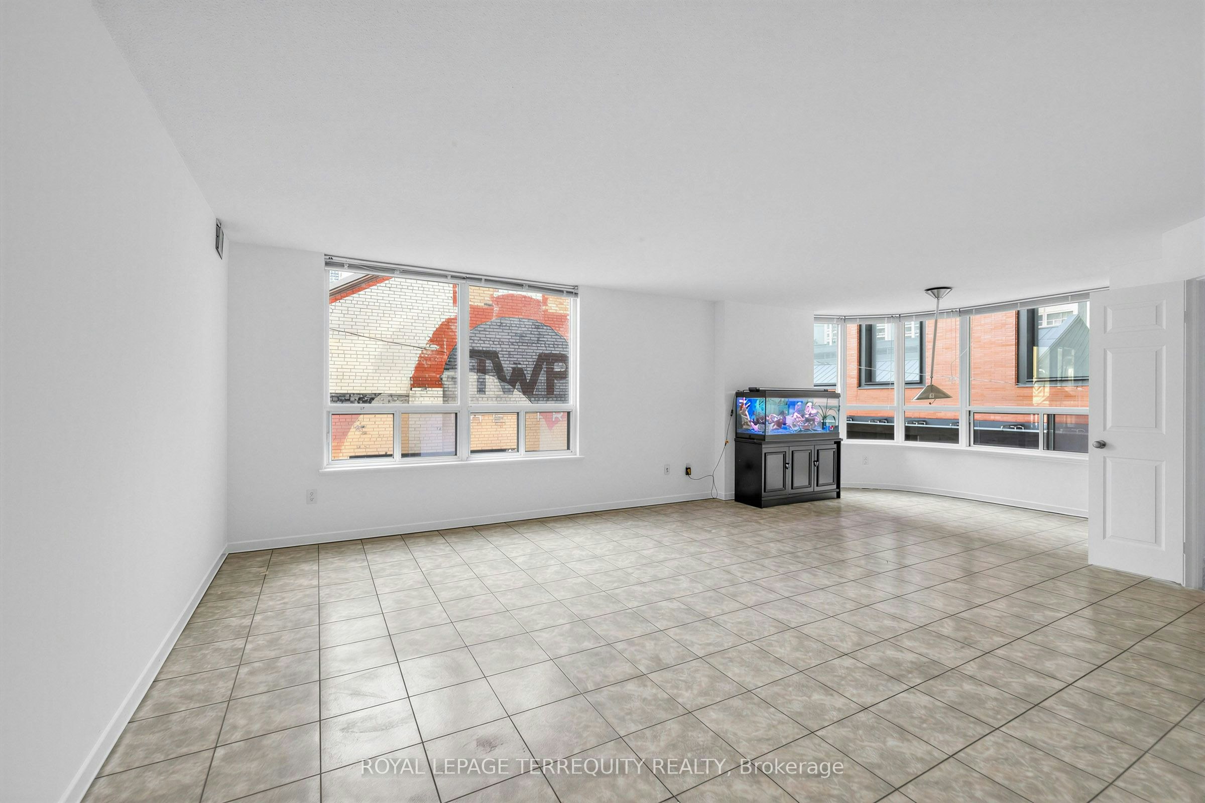 210-25 Maitland Street, Toronto, ON, M4Y 2W1 - 2