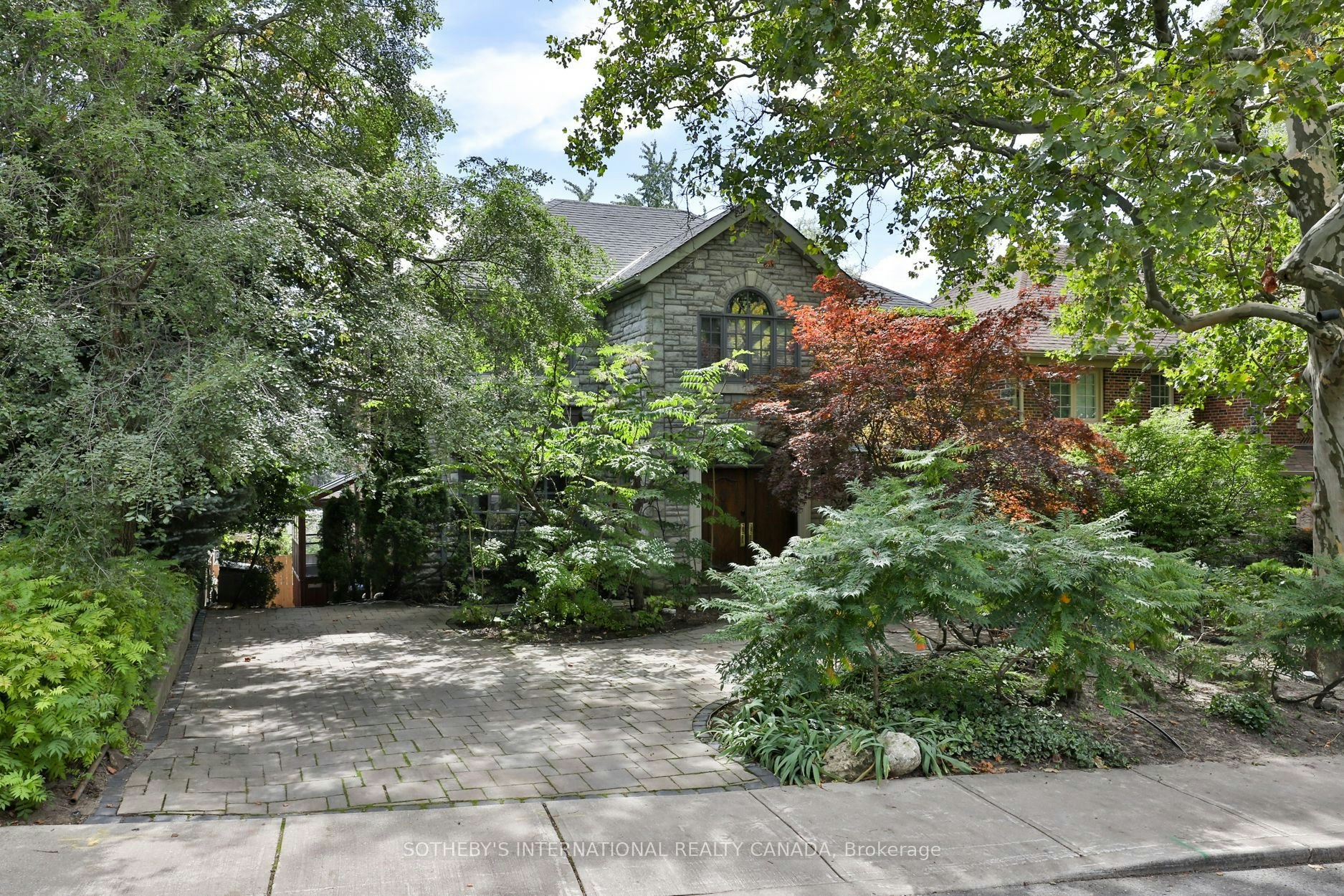 17 Wembley Road, Toronto, ON, M6C 2E8