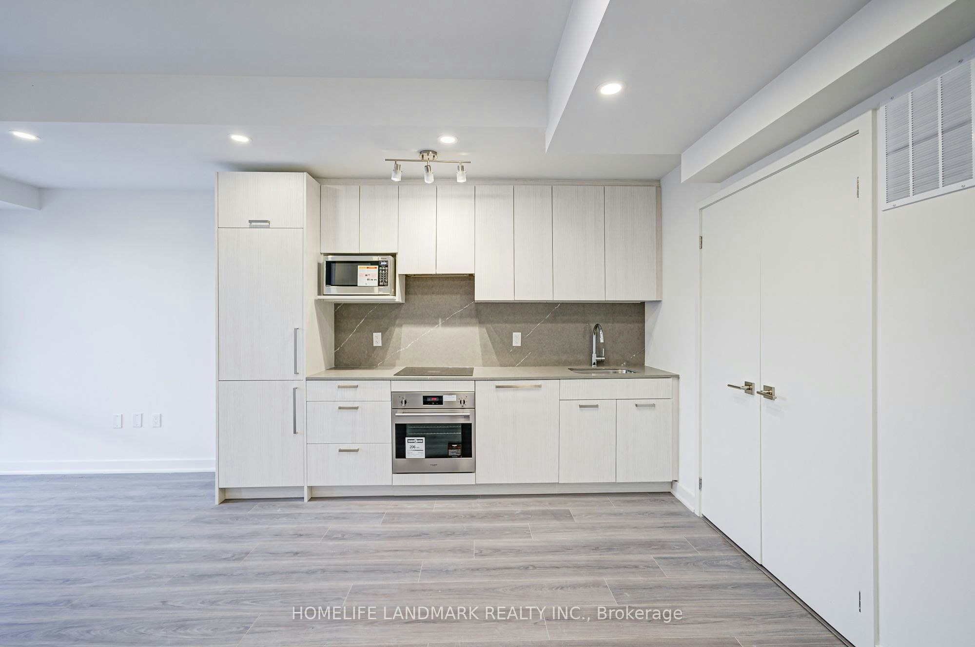 197-65 Curlew Drive, Toronto, ON, M3A 2P8 - 3