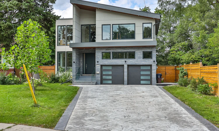 70 Devondale Avenue