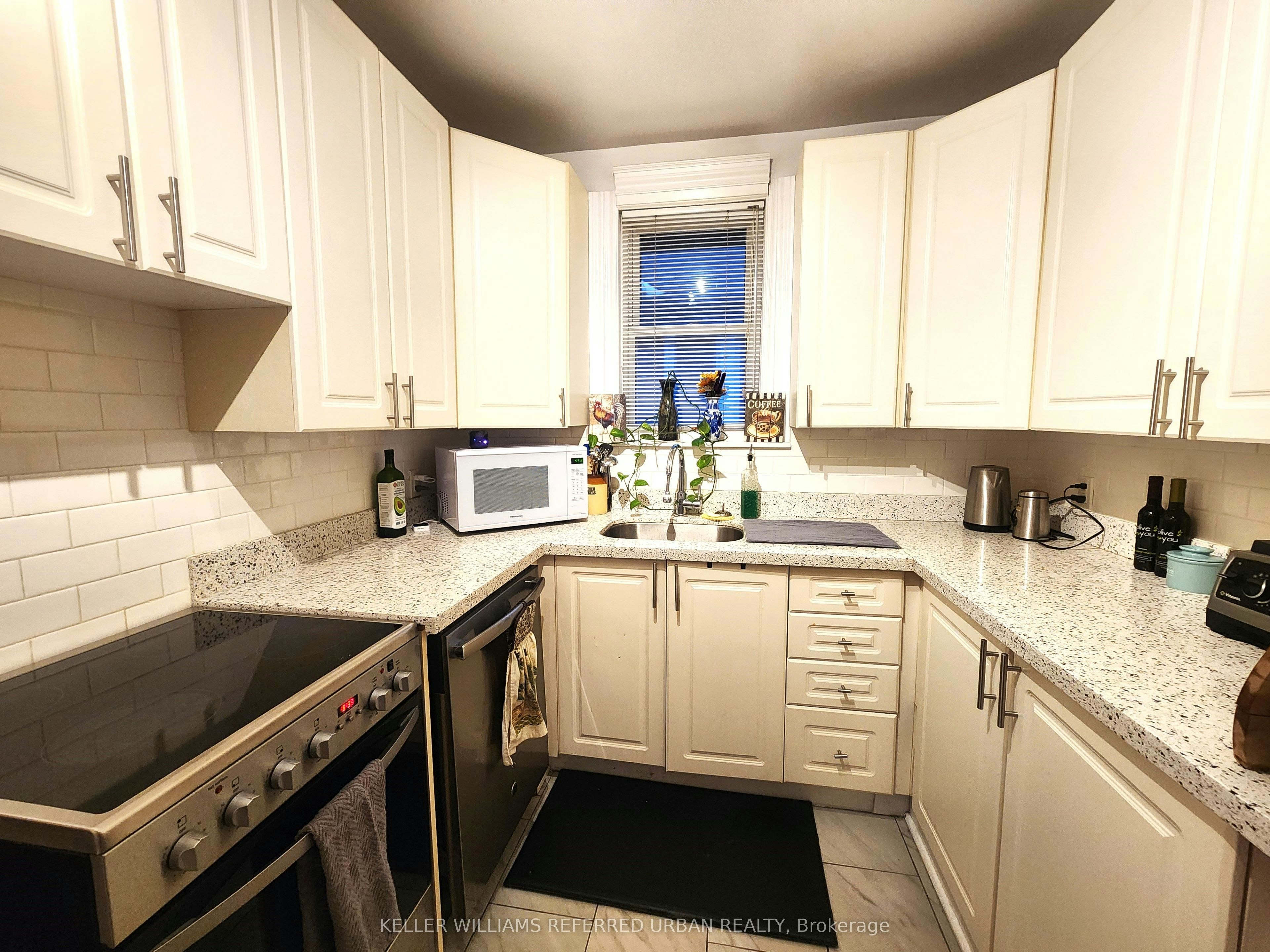 Upper-1227 Avenue Road, Toronto, ON, M5N 2G5 - 6