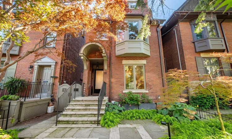 81 Macpherson Avenue