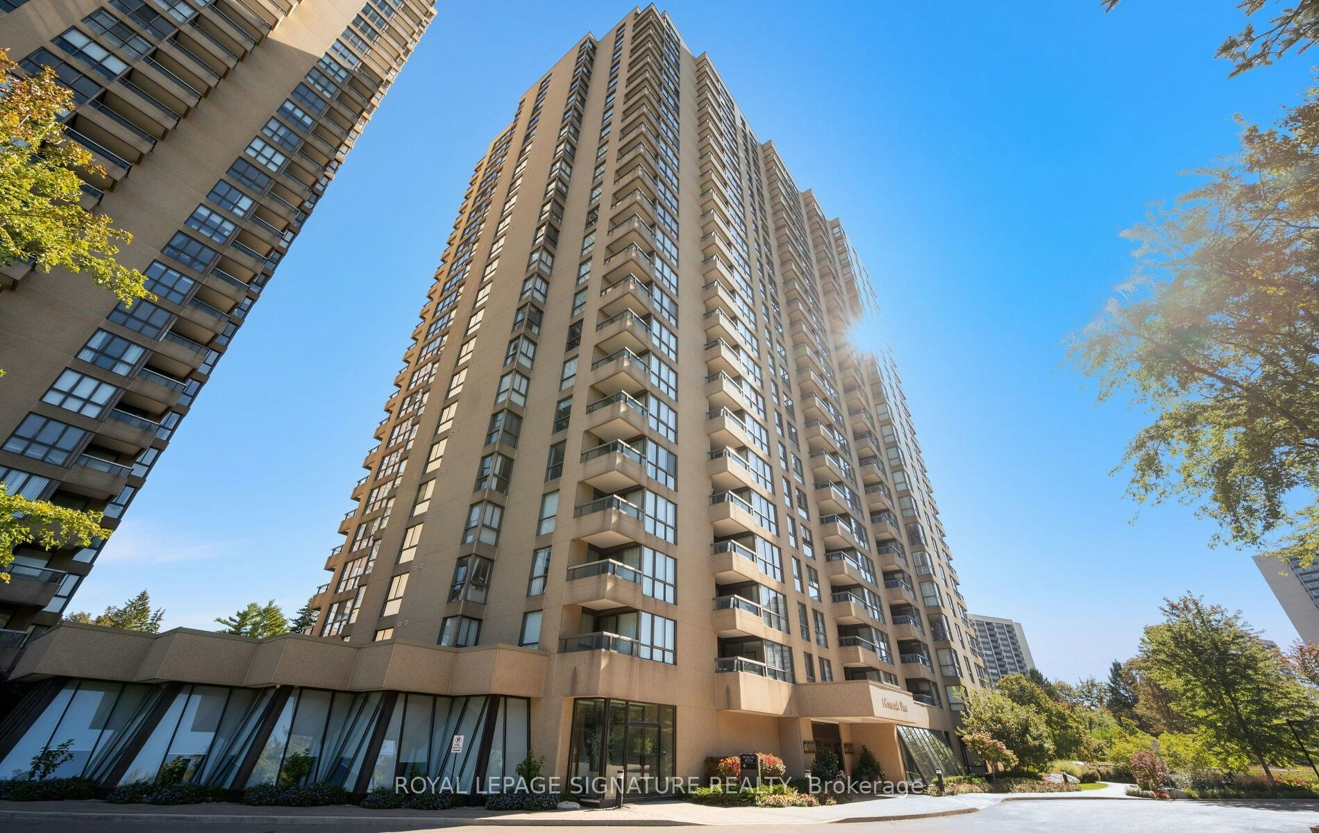 1704-1 Concorde Place, Toronto, ON, M3C 3K6