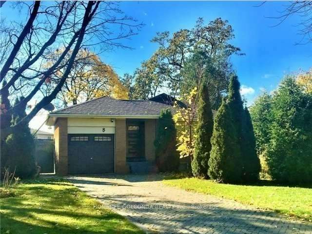 8 Hazelglen Avenue, Toronto, ON, M2R 1R7