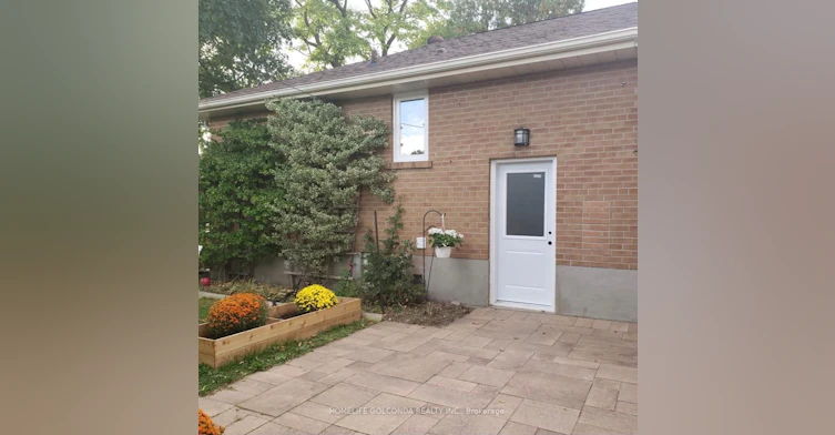 8 Hazelglen Avenue, Toronto, ON, M2R 1R7 - 6