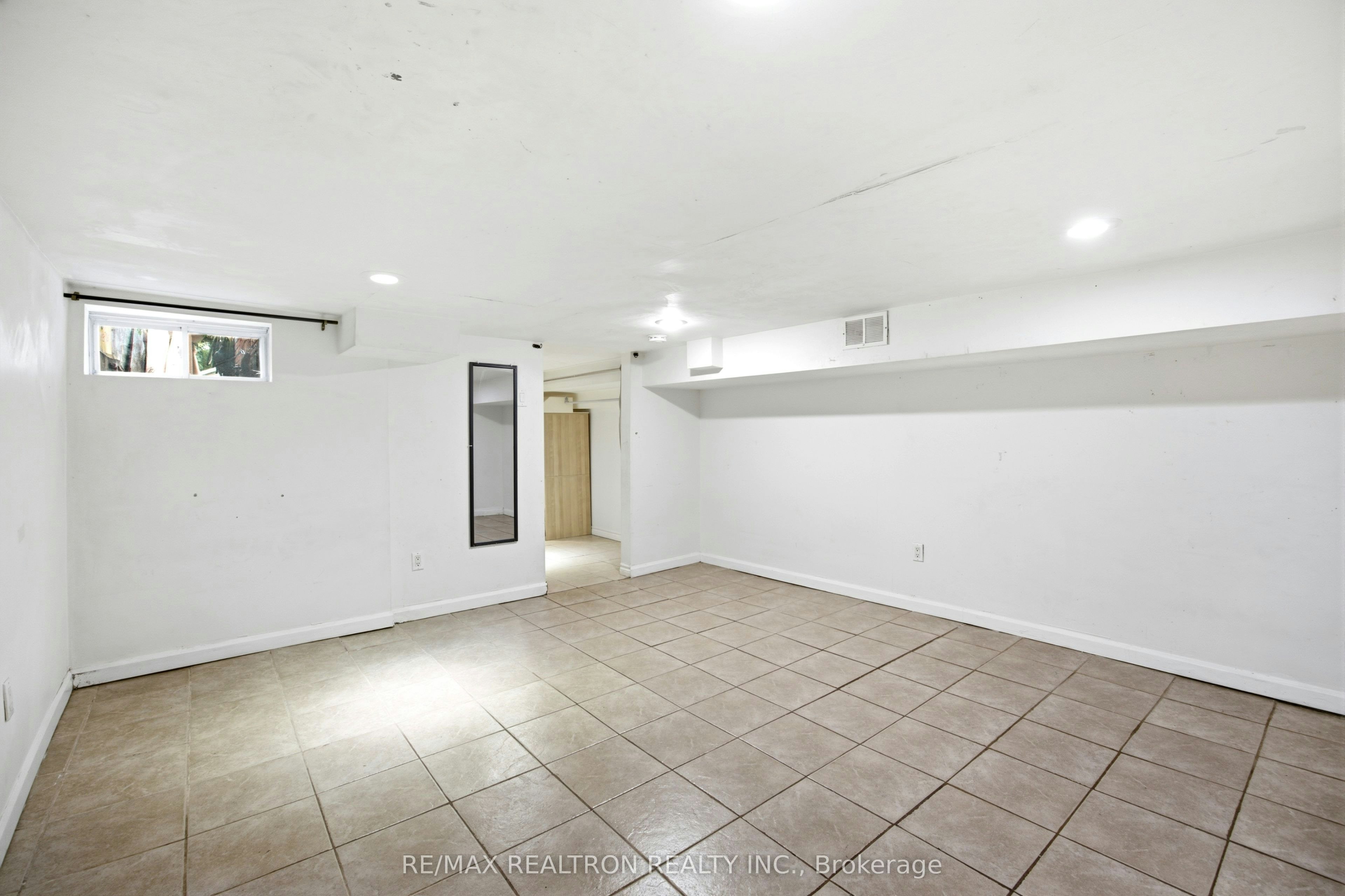 1-285 Oakwood Avenue, Toronto, ON, M6E 2V3 - 4