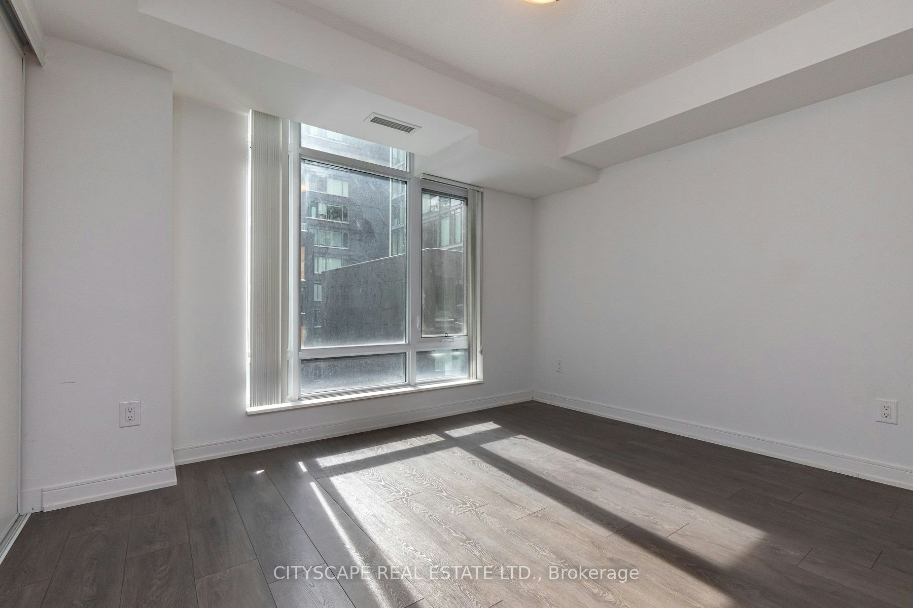 702-525 Adelaide Street W, Toronto, ON, M5V 1T6 - 5