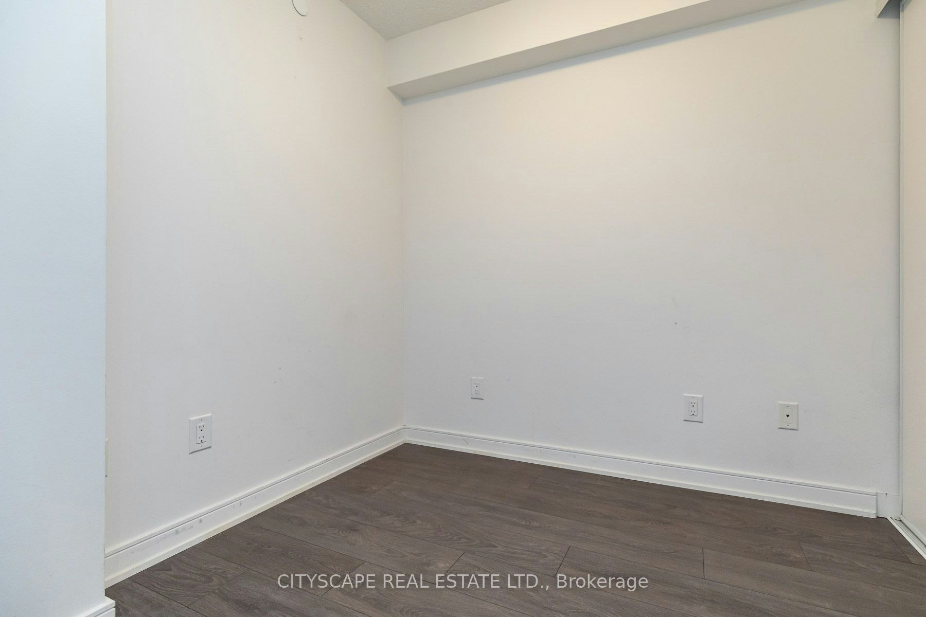 702-525 Adelaide Street W, Toronto, ON, M5V 1T6 - 8