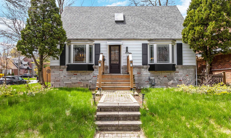 310 Senlac Road