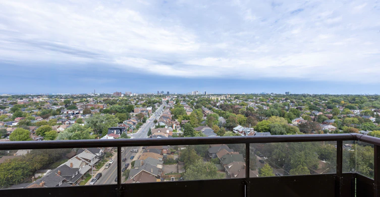 1808-161 Oakwood Avenue, Toronto, ON, M6E 2V2 - 12