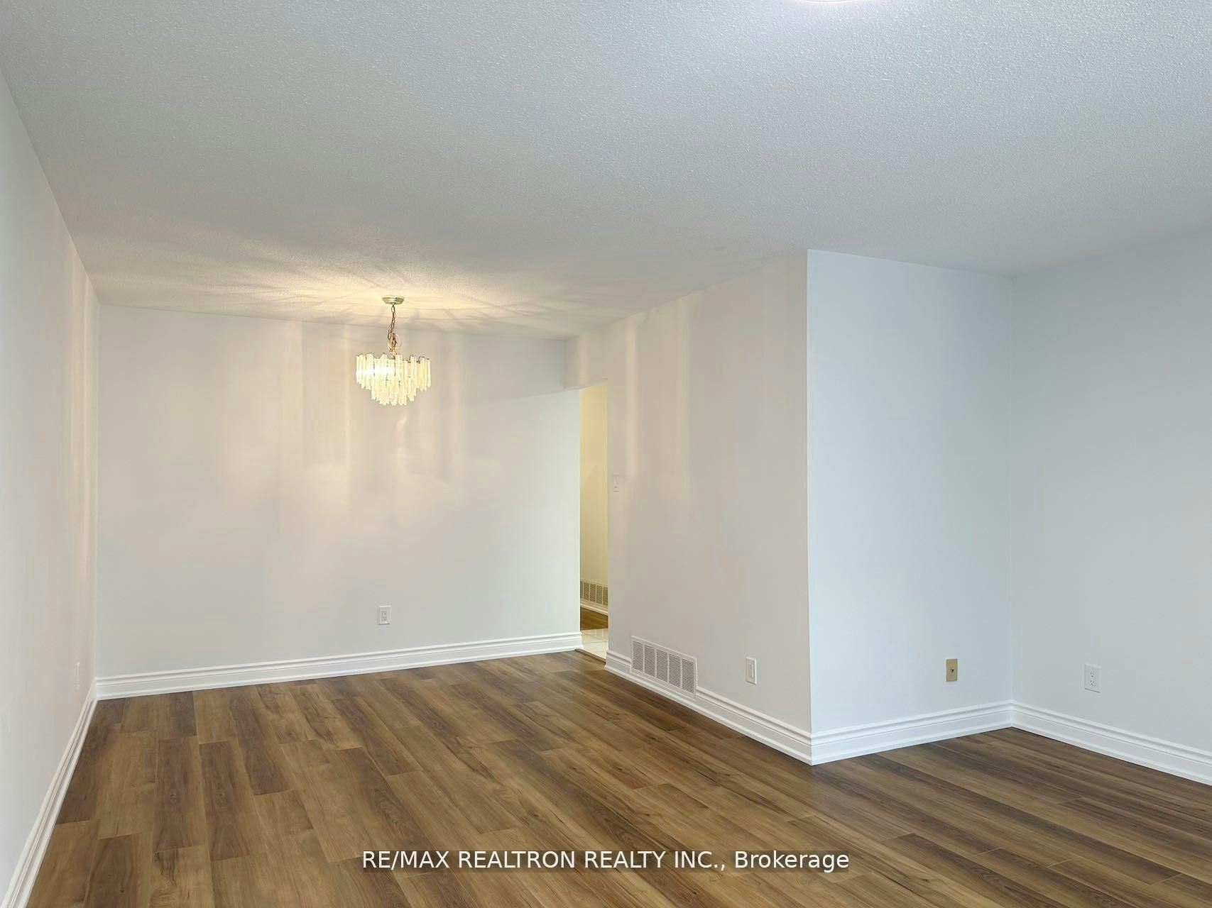 Upper-129 Sexton Crescent, Toronto, ON, M2H 2L7 - 10