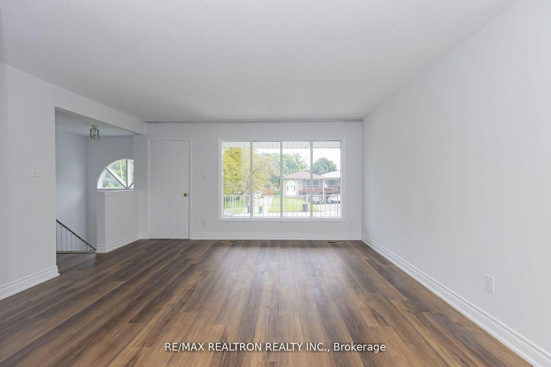 Upper-129 Sexton Crescent, Toronto, ON, M2H 2L7 - 24