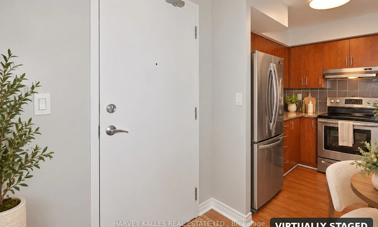 313-225 Wellesley Street E