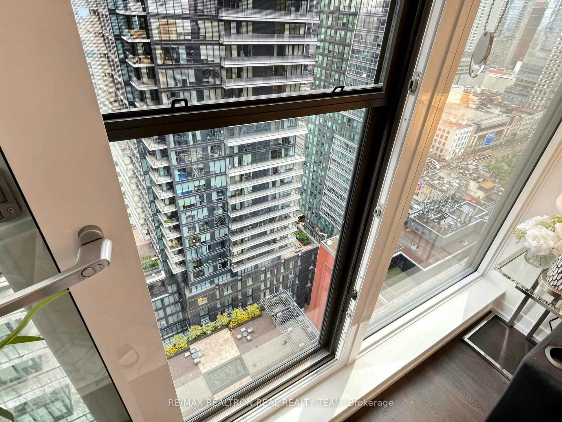 2807-55 Mercer Street, Toronto, ON, M5V 1H3 - 16