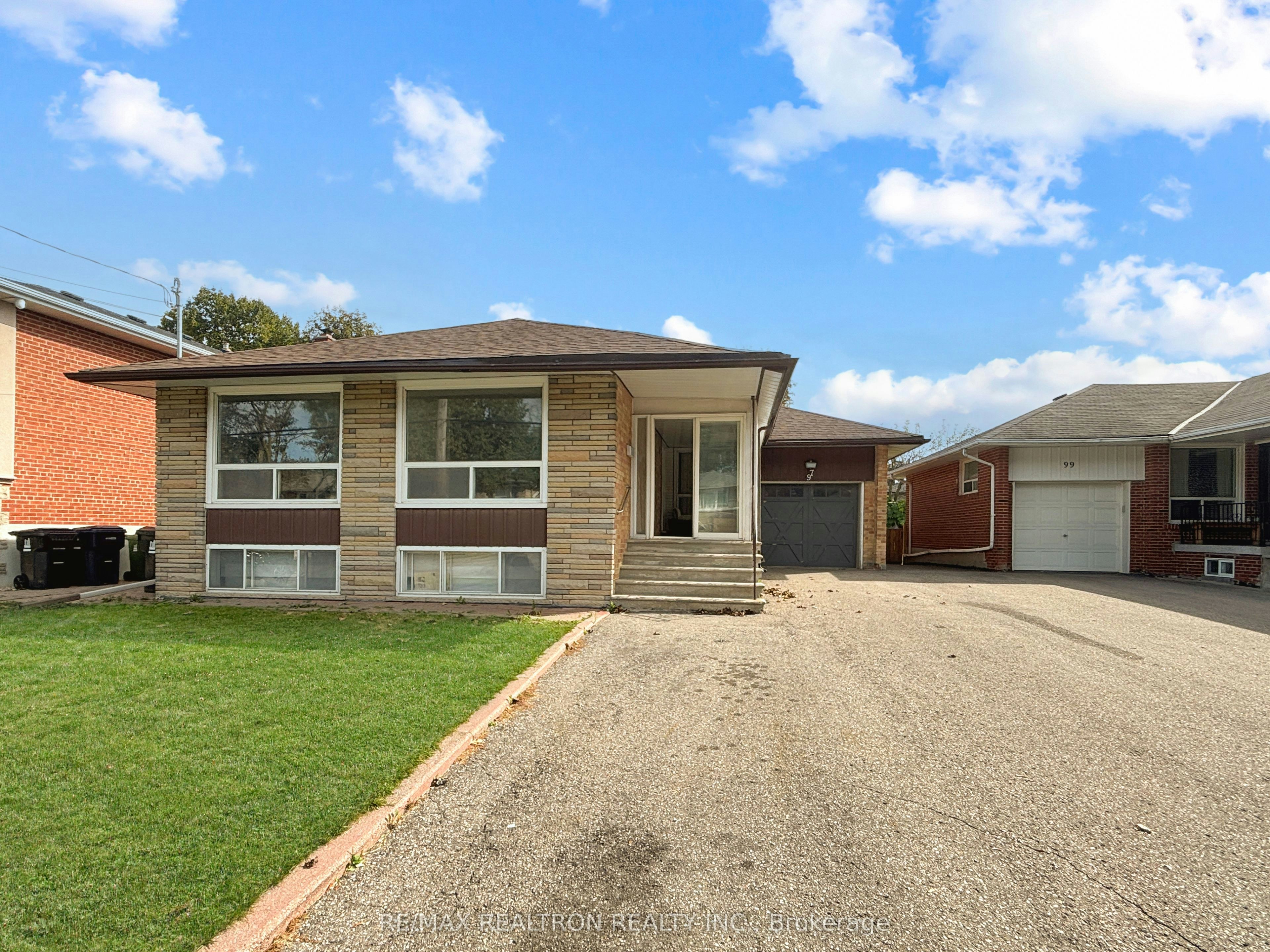 97 Overbrook Place, Toronto, ON, M3H 4P5