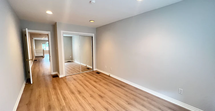 3221A Yonge Street, Toronto, ON, M4N 2L3 - 5