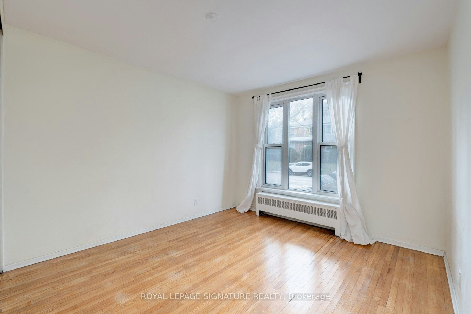 1-6 Markdale Avenue, Toronto, ON, M6C 1S9 - 16