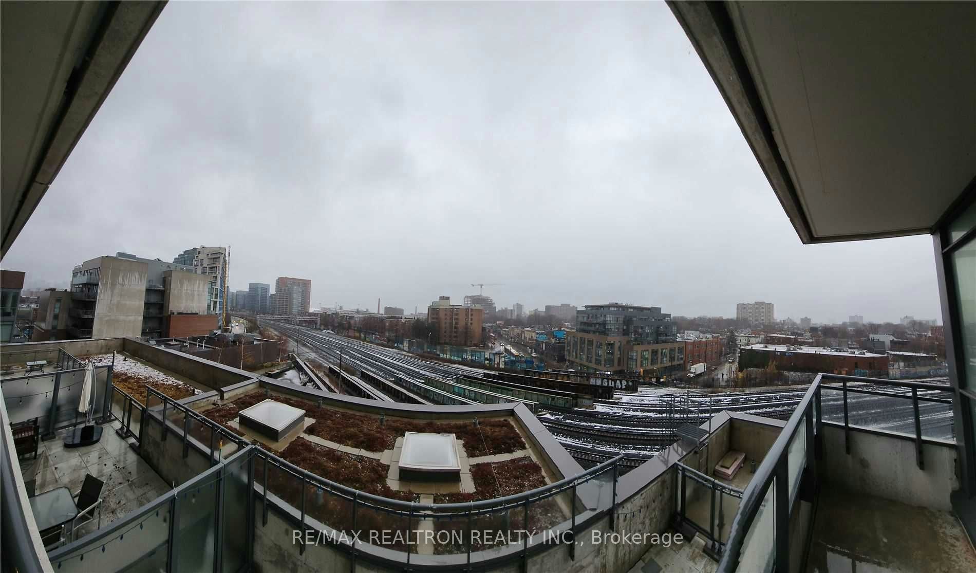 607-20 Minowan Miikan Lane, Toronto, ON, M6J 0E5 - 11