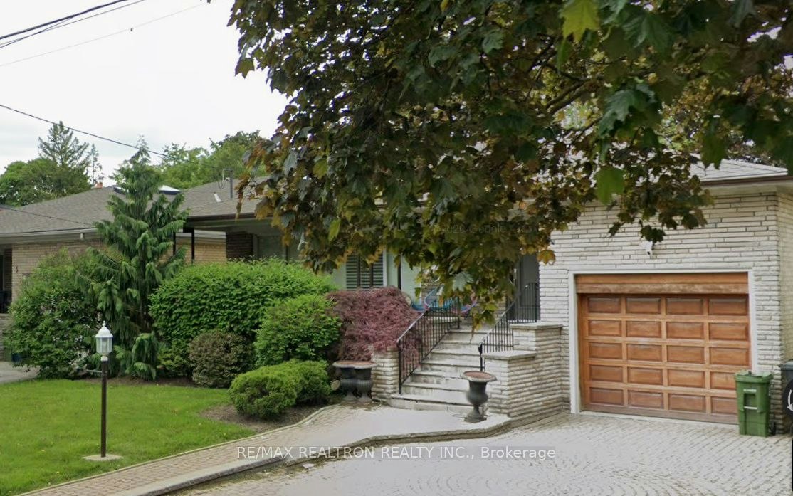 3 Reddick Court, Toronto, ON, M6B 2S1