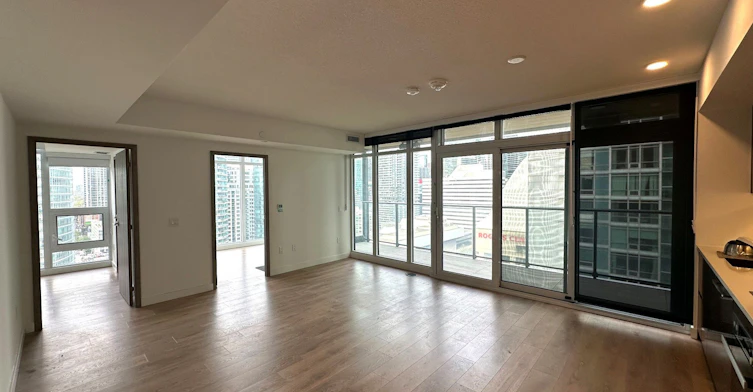 1 Concord Cityplace Way, Toronto, ON, M5V 0X3 - 4