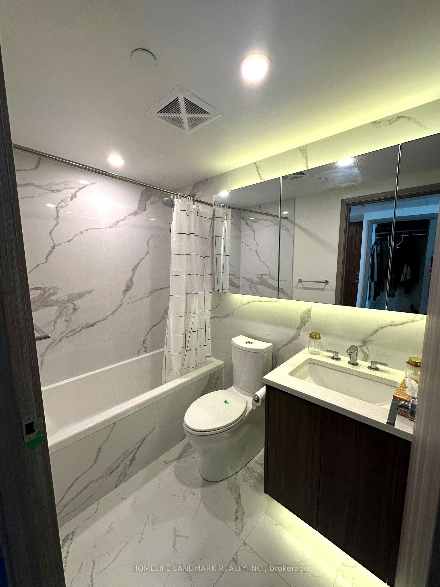 1 Concord Cityplace Way, Toronto, ON, M5V 0X3 - 8