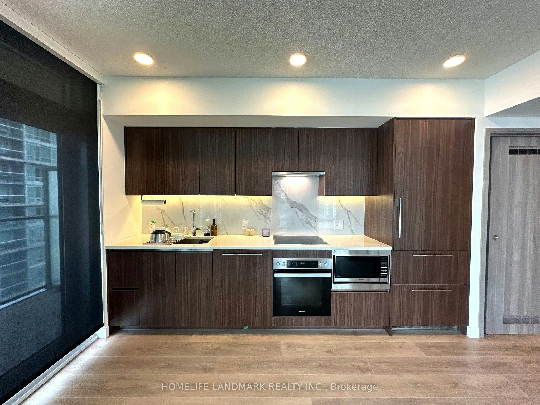 1 Concord Cityplace Way, Toronto, ON, M5V 0X3 - 6
