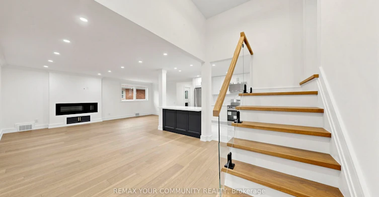 Main Floor-275 Betty Ann Drive, Toronto, ON, M2R 1A9 - 3