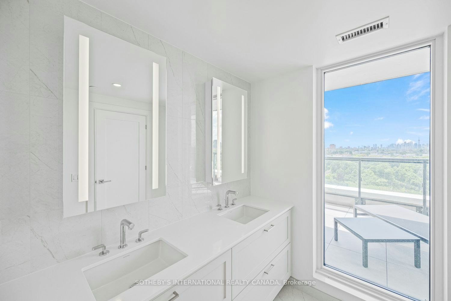 1109-30 Inn ON The Park Drive, Toronto, ON, M3C 0P7 - 14