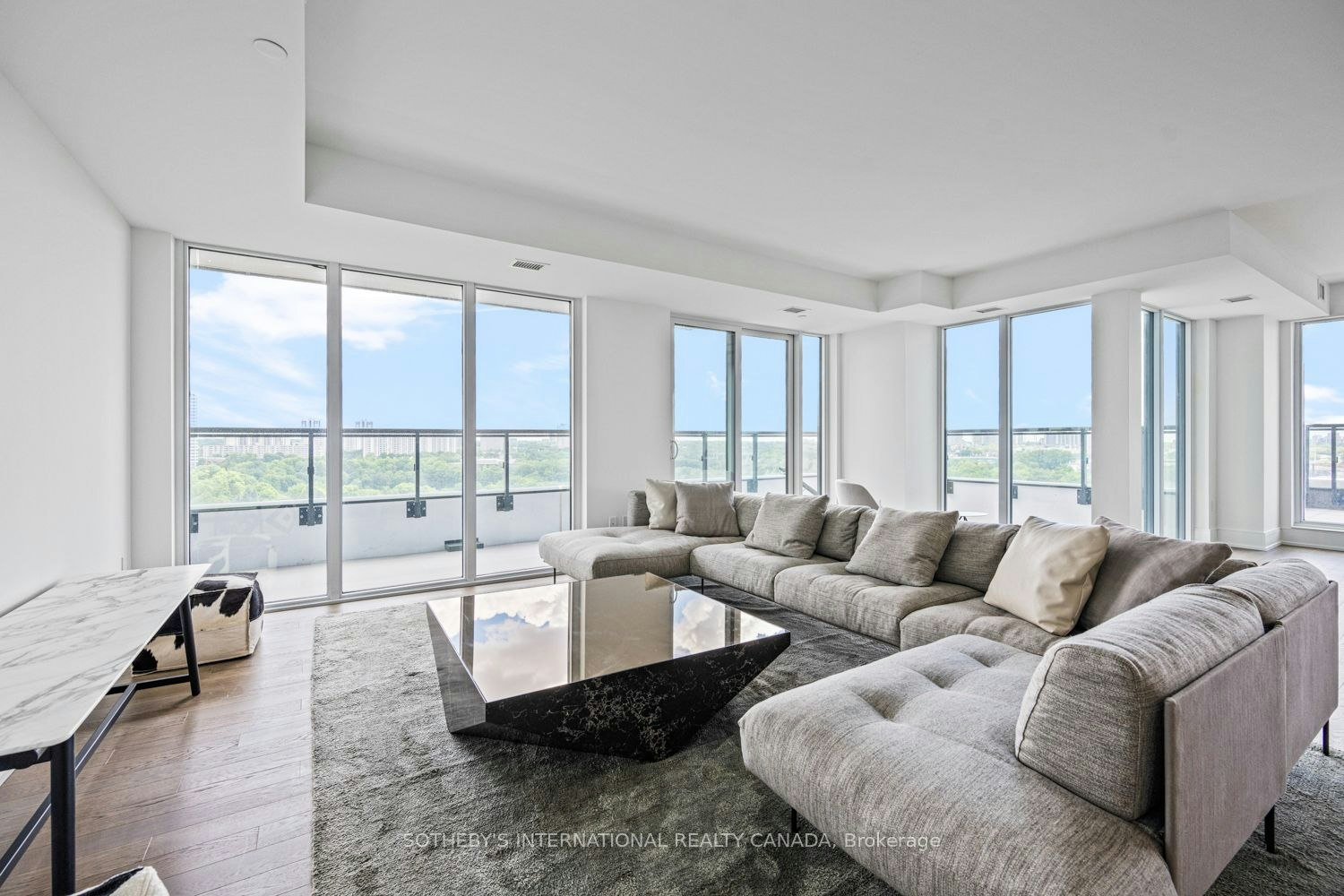 1109-30 Inn ON The Park Drive, Toronto, ON, M3C 0P7 - 4
