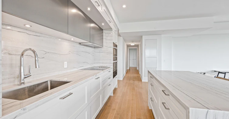 1109-30 Inn ON The Park Drive, Toronto, ON, M3C 0P7 - 8