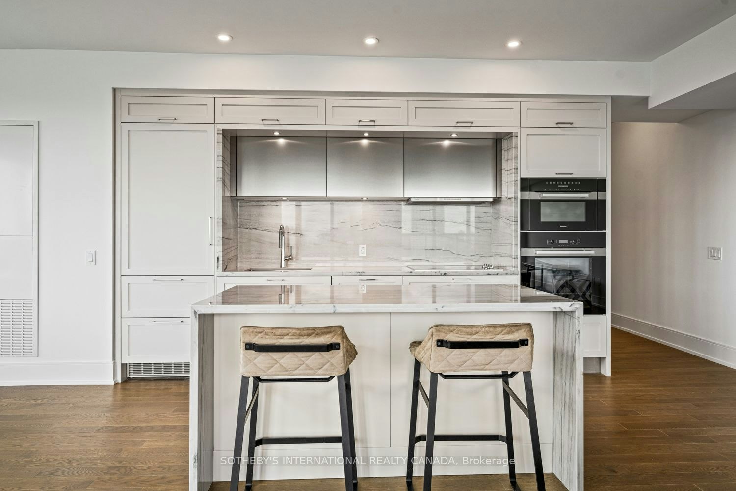 1109-30 Inn ON The Park Drive, Toronto, ON, M3C 0P7 - 6