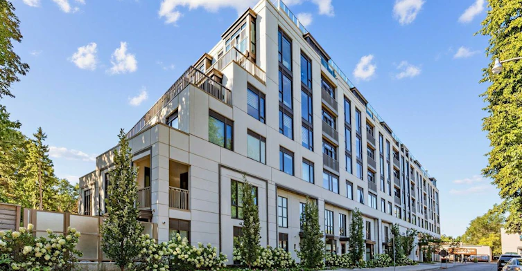 605-1 Strathgowan Avenue, Toronto, ON, M4N 0B3 - 2