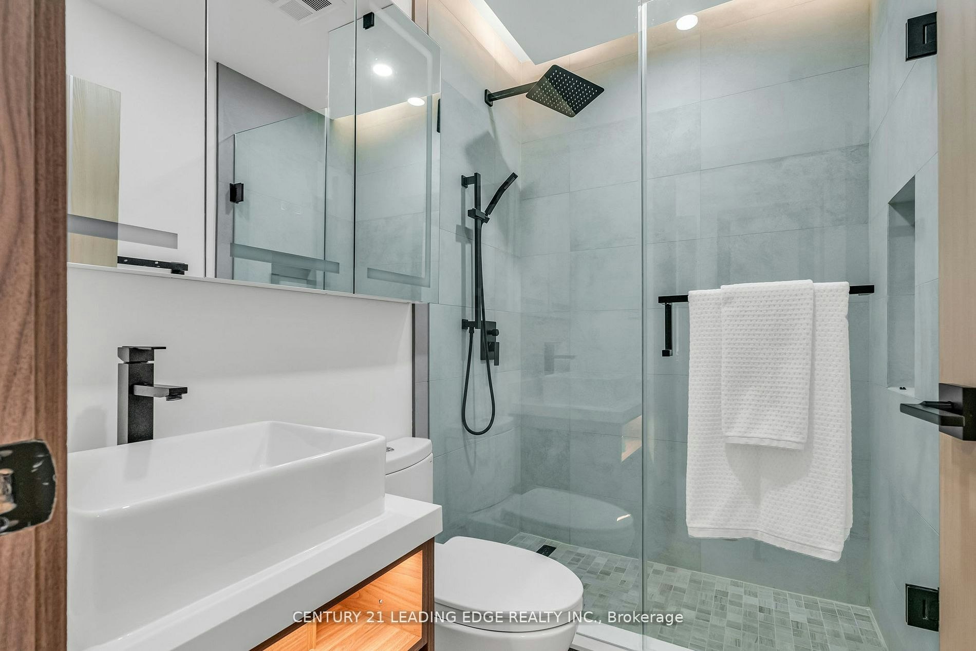 208-1 Watergarden Way, Toronto, ON, M2K 2Z7 - 32
