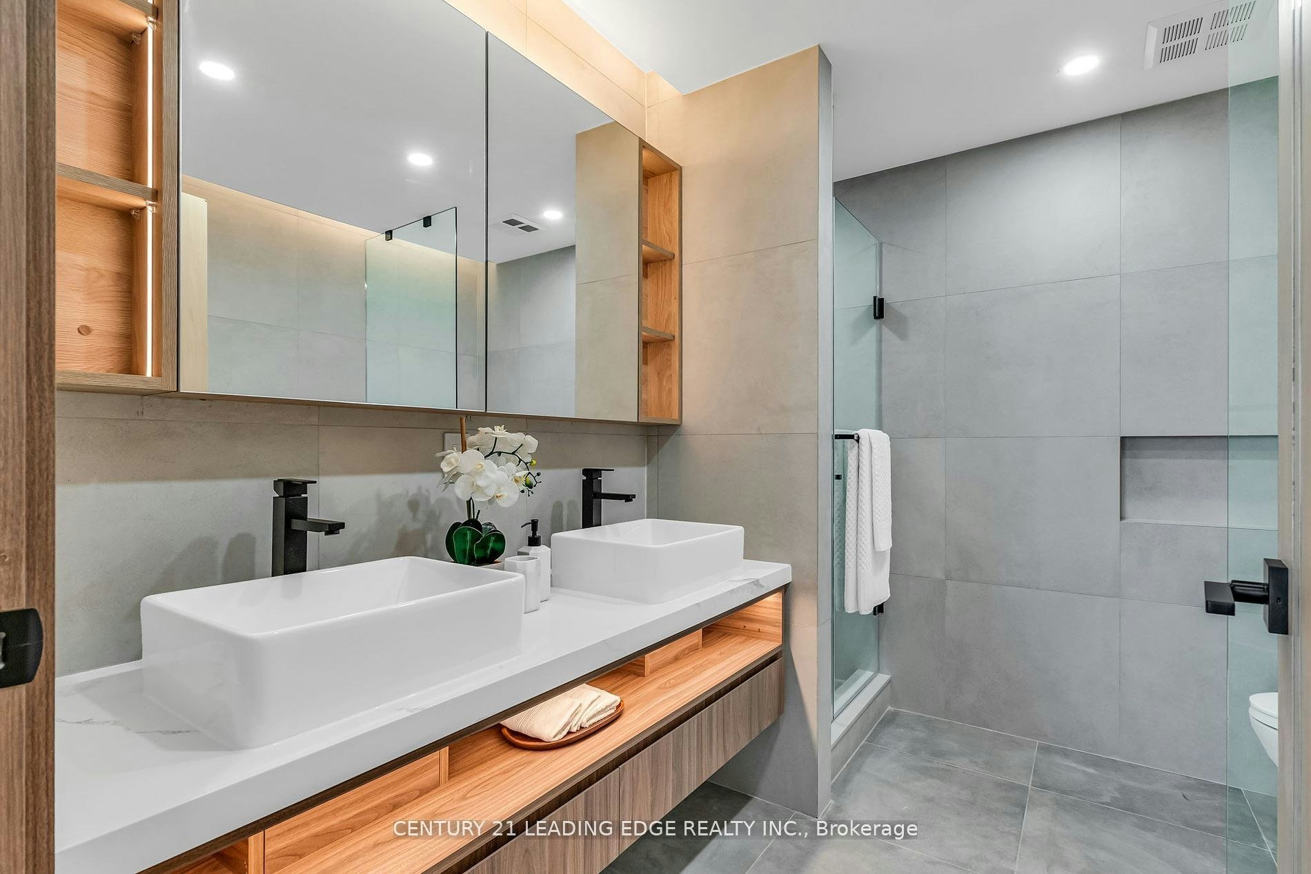 208-1 Watergarden Way, Toronto, ON, M2K 2Z7 - 45