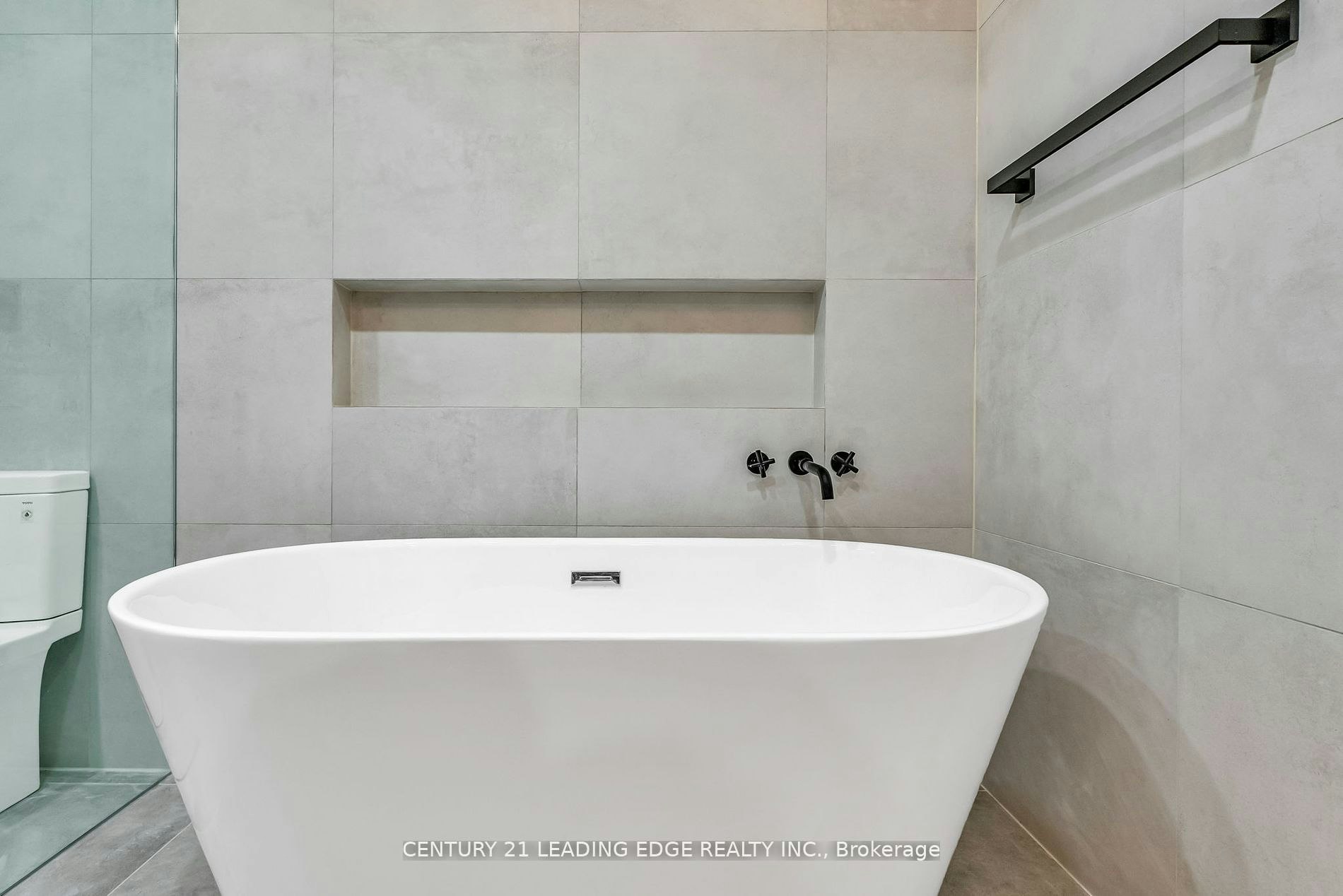 208-1 Watergarden Way, Toronto, ON, M2K 2Z7 - 49