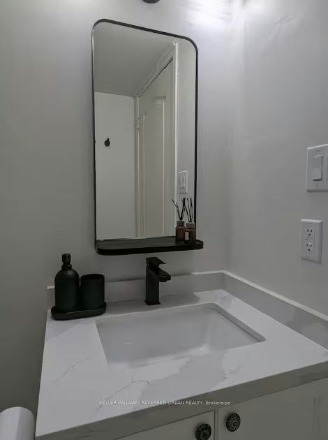 16-68 Carr Street, Toronto, ON, M5T 1B7 - 24