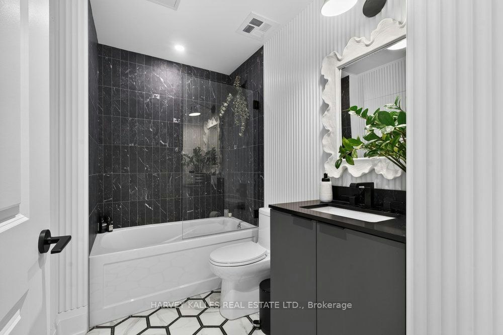 LP03-123 Portland Street, Toronto, ON, M5V 0V9 - 3