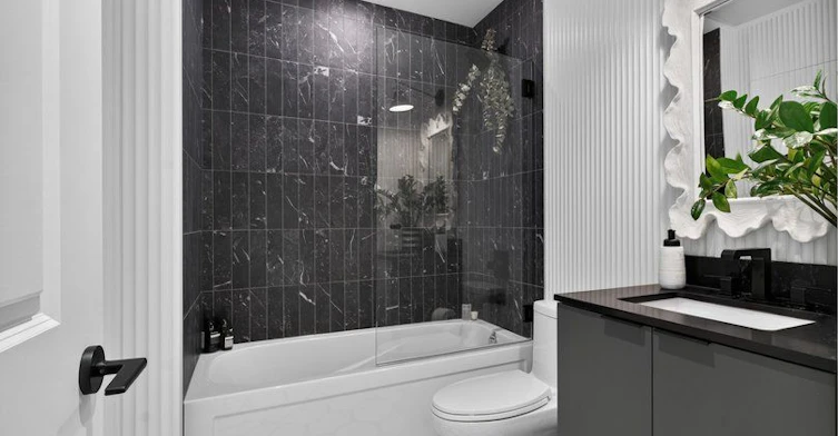 LP03-123 Portland Street, Toronto, ON, M5V 0V9 - 3