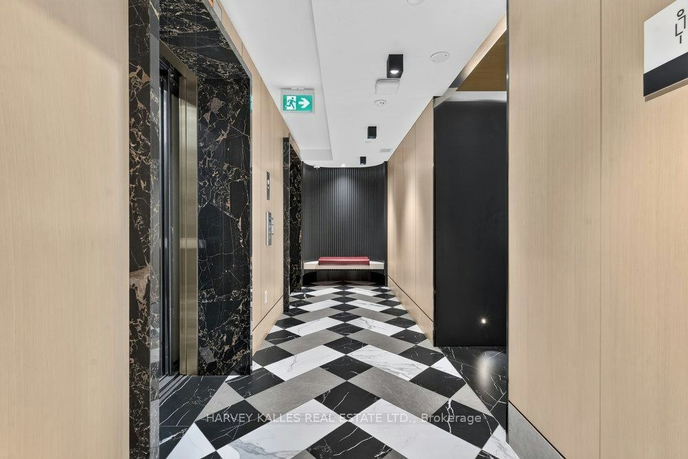 LP03-123 Portland Street, Toronto, ON, M5V 0V9 - 24