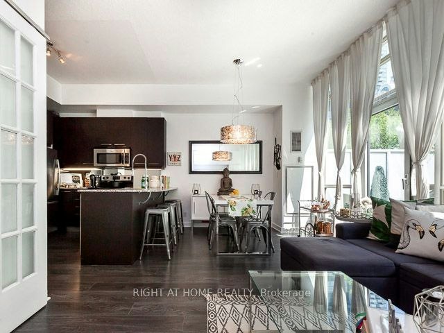 G21-350 Wellington Street W, Toronto, ON, M5V 3W9 - 7