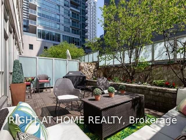 G21-350 Wellington Street W, Toronto, ON, M5V 3W9