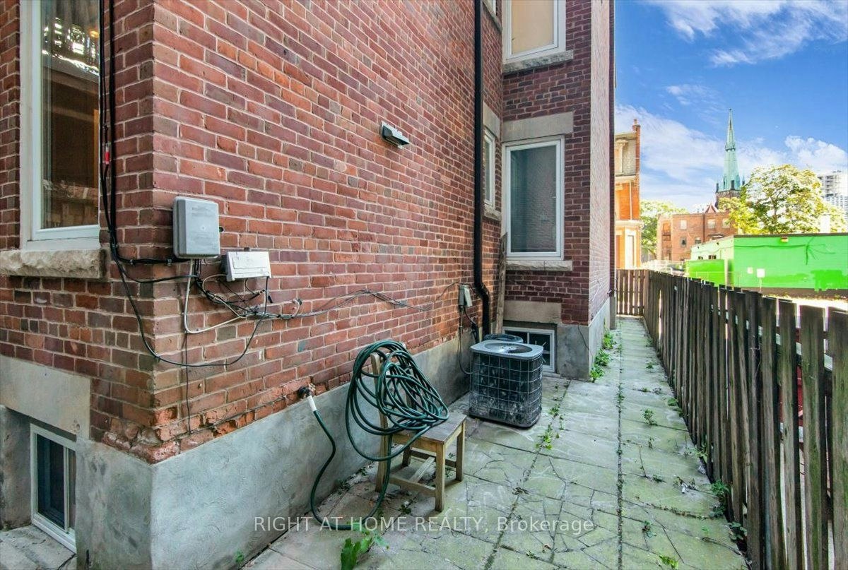 Main & Lower-182 Mutual Street, Toronto, ON, M5B 2B3 - 27