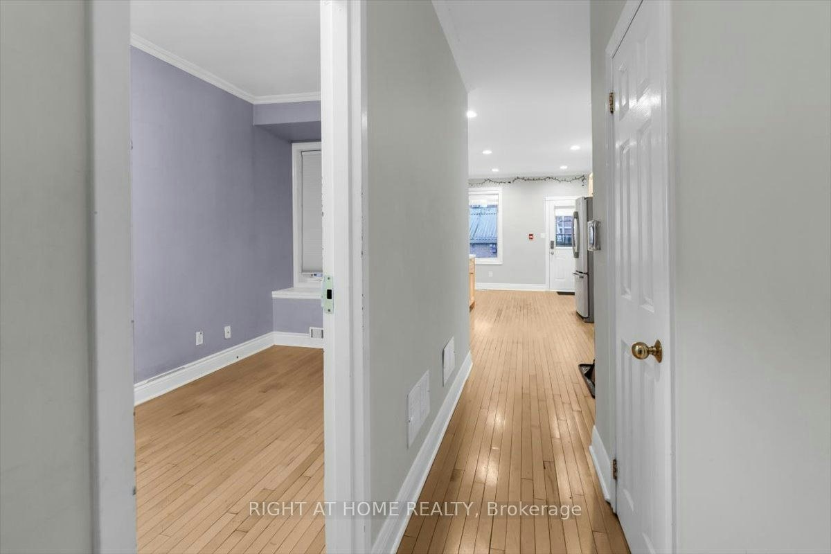 Main & Lower-182 Mutual Street, Toronto, ON, M5B 2B3 - 9