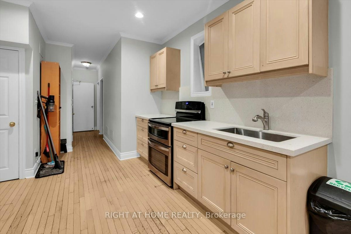 Main & Lower-182 Mutual Street, Toronto, ON, M5B 2B3 - 15