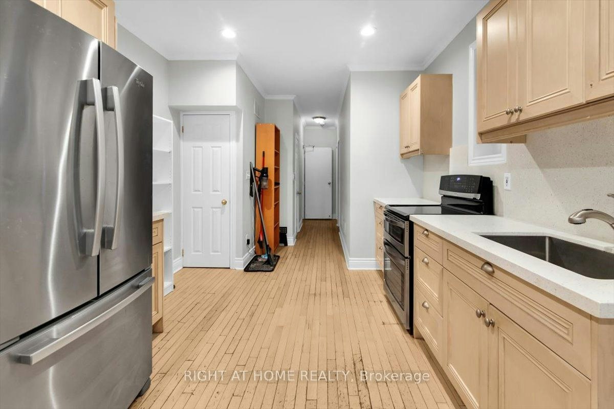 Main & Lower-182 Mutual Street, Toronto, ON, M5B 2B3 - 12