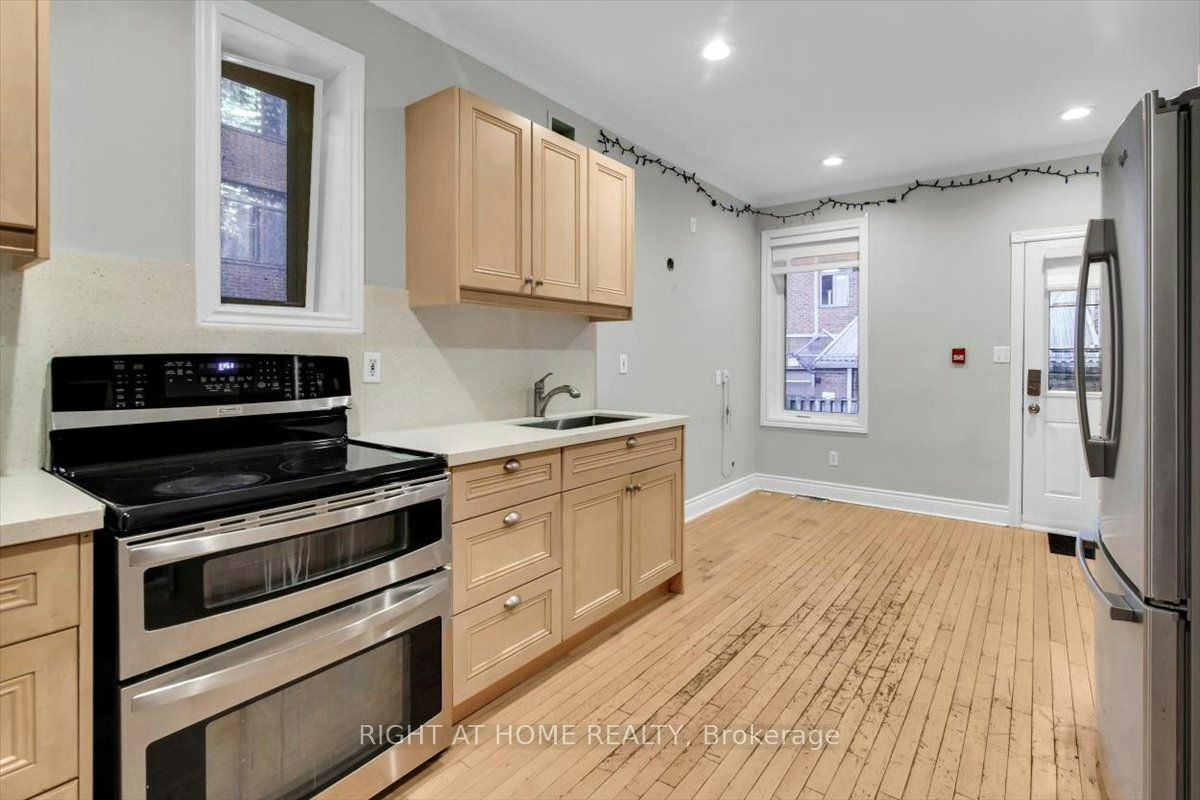 Main & Lower-182 Mutual Street, Toronto, ON, M5B 2B3 - 13