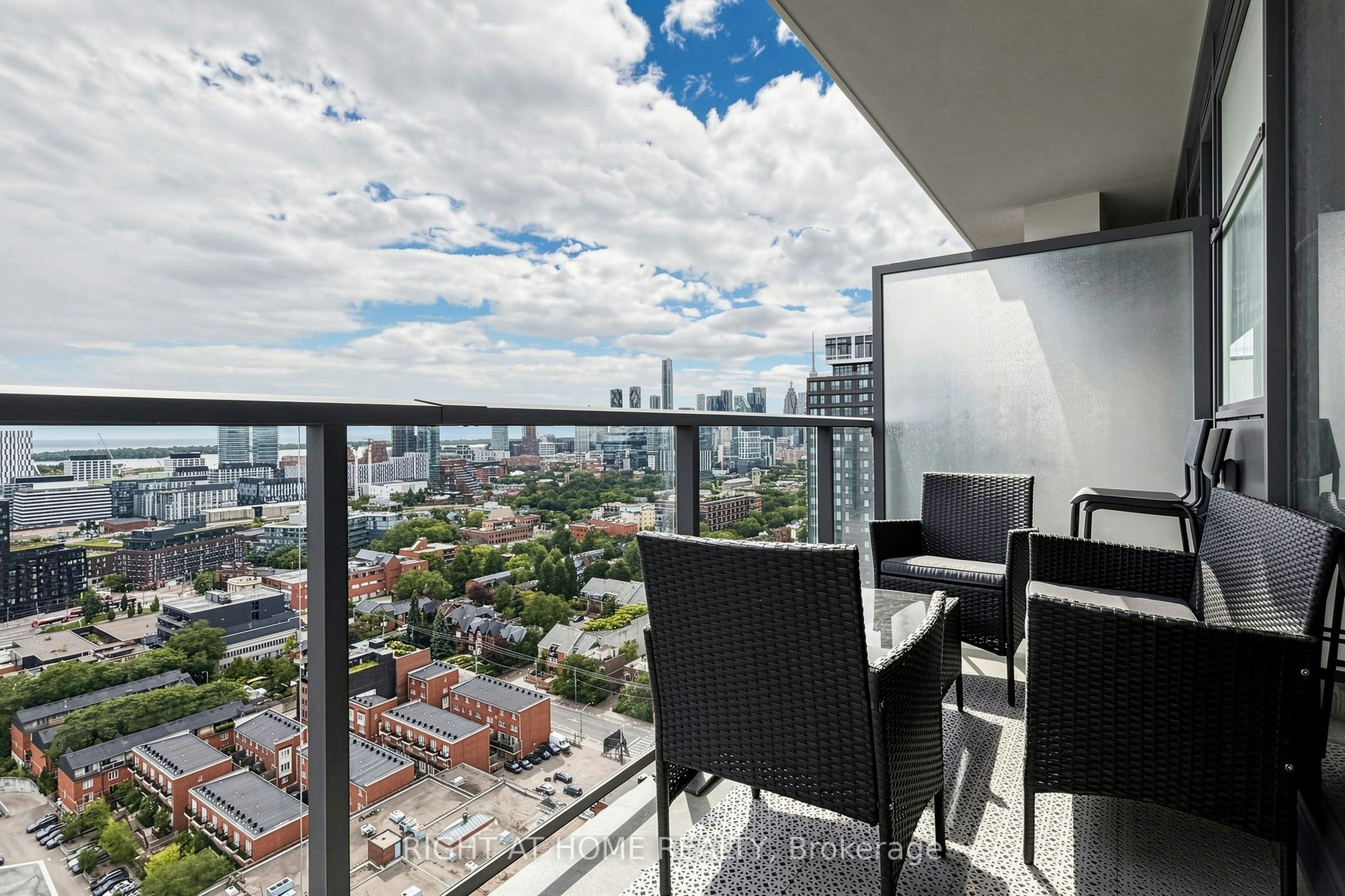 2502-5 Defries Street, Toronto, ON, M5A 0W7 - 26