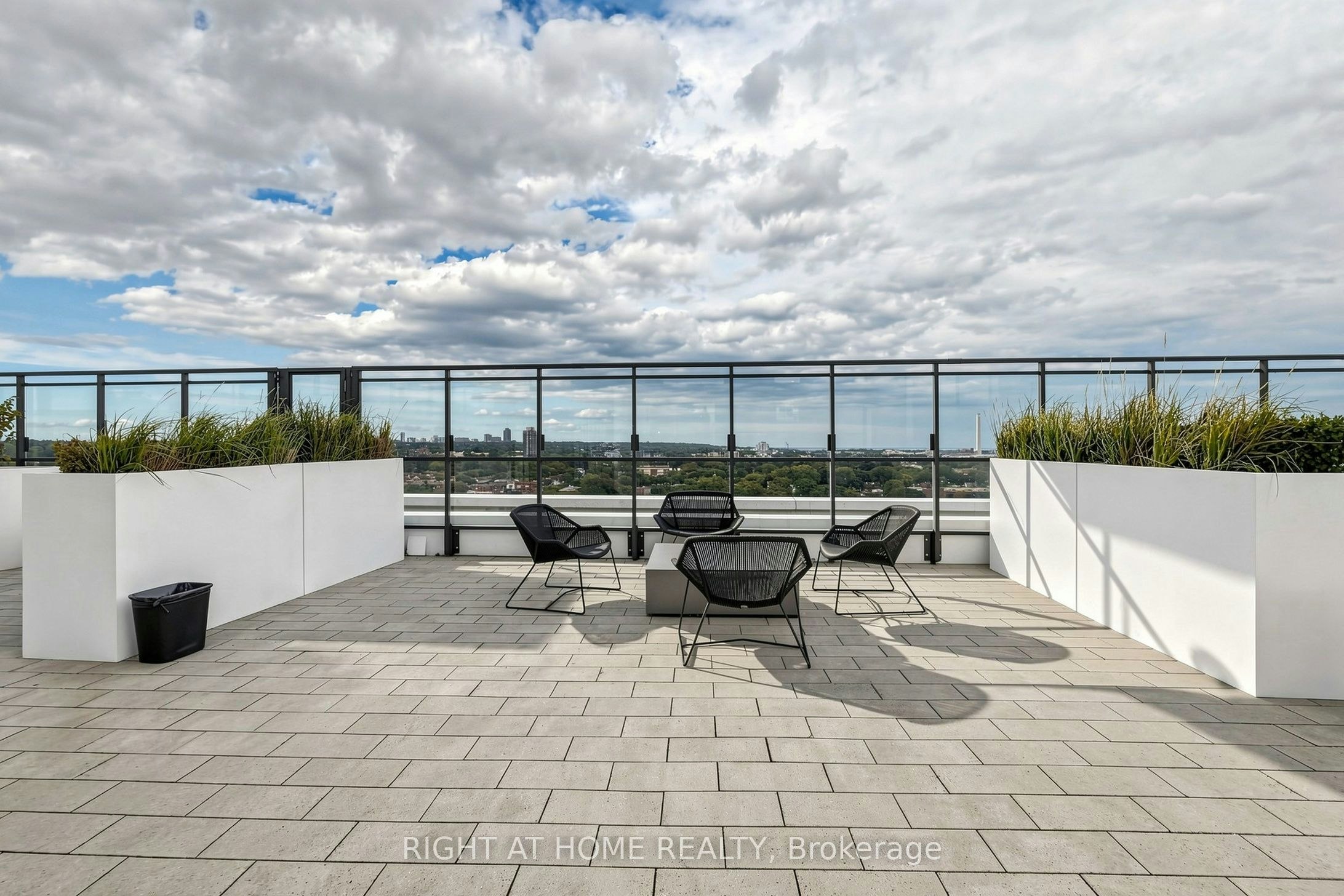 2502-5 Defries Street, Toronto, ON, M5A 0W7 - 49
