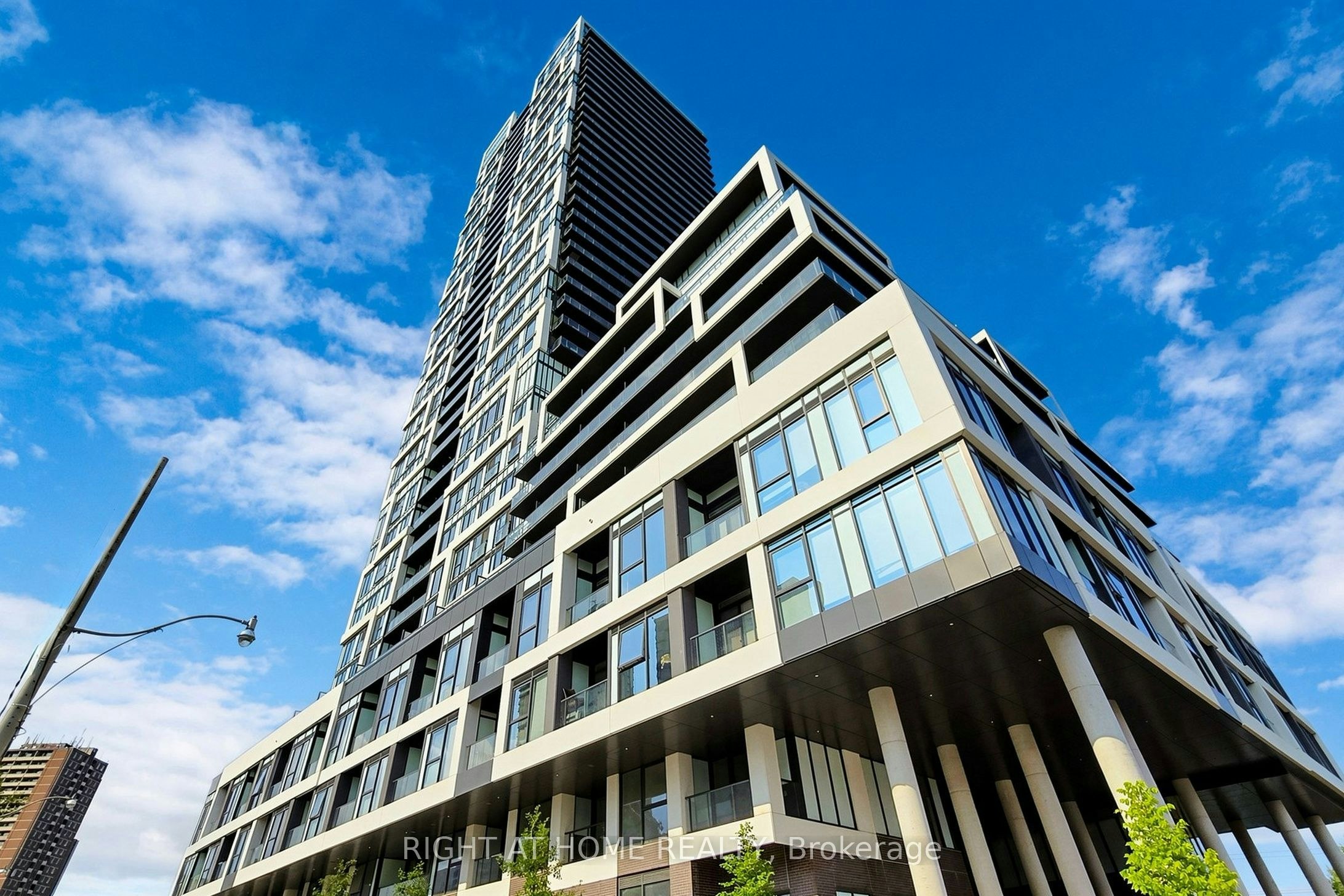 2502-5 Defries Street, Toronto, ON, M5A 0W7 - 3